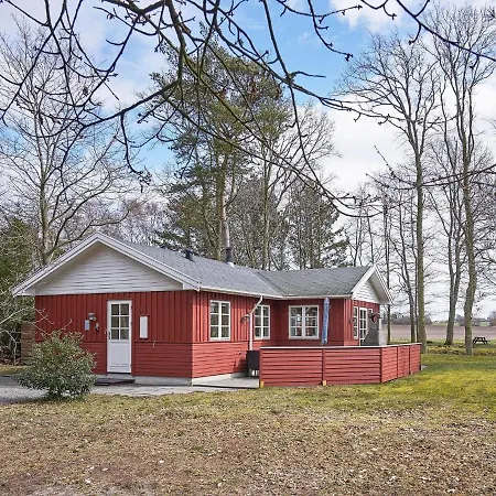 4 Person In Ronne-by Traum Rønne